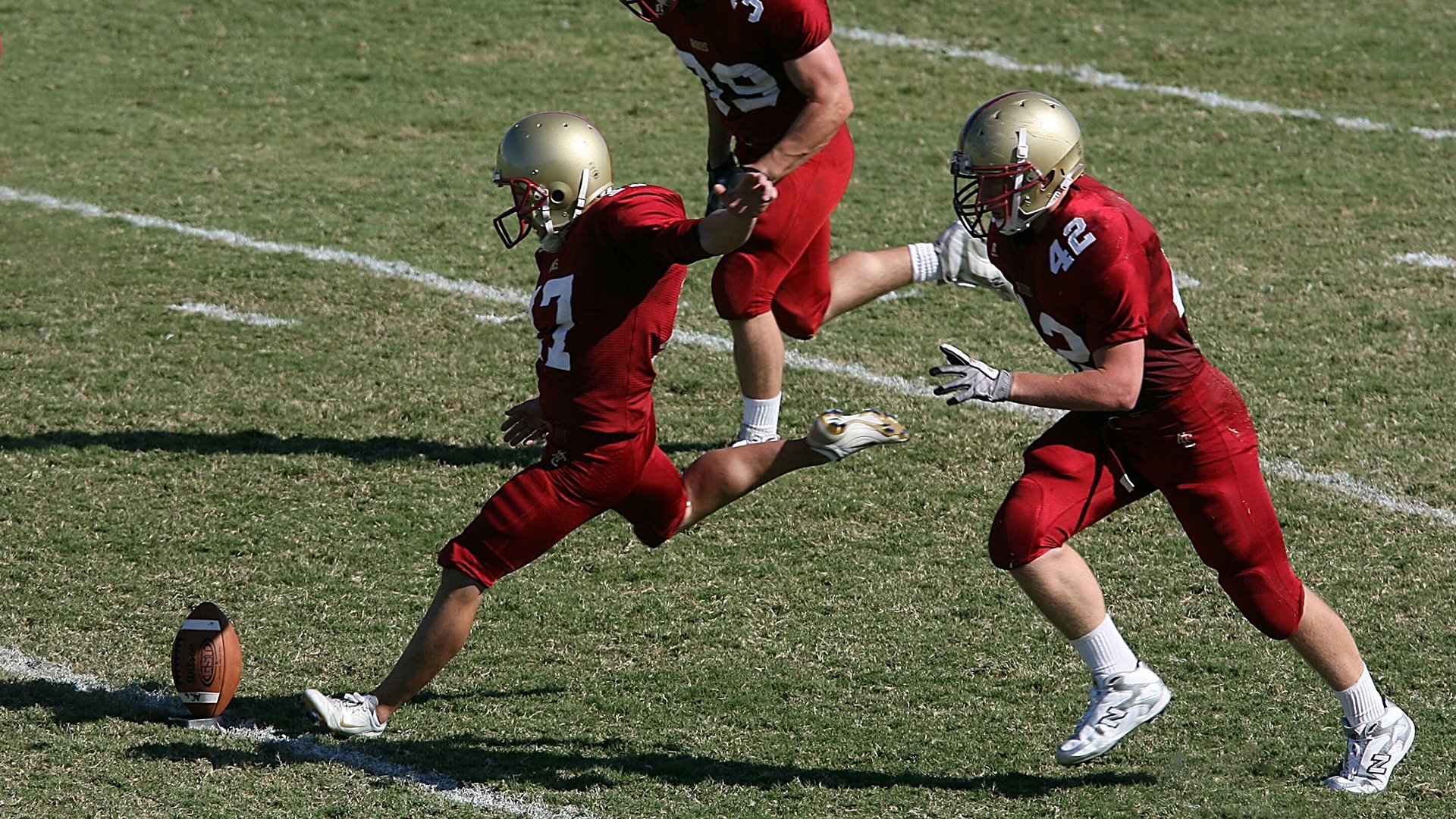 青年才俊成长：足球天赋的培养与发现，足球人才成长的教育模式有哪些