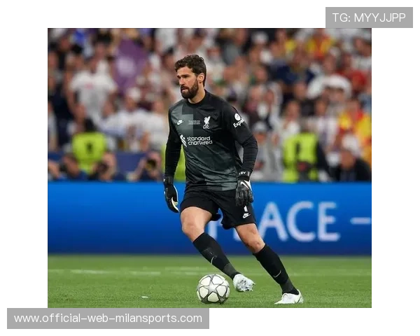 雅凯亮相安菲尔德，利物浦防线核心身价显